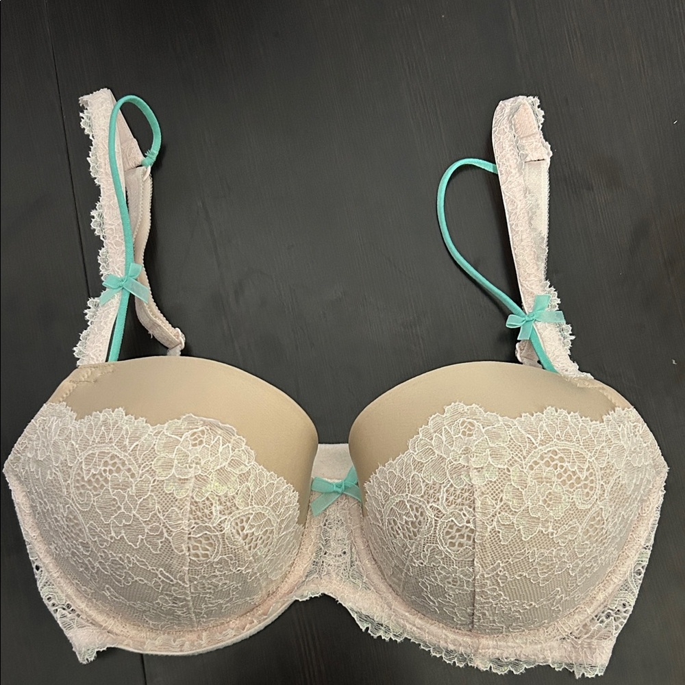 Elegant Lace Underwire Bra - Cream and Aqua